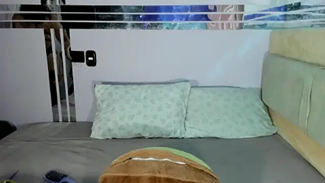 celesttemoon online show from June 12, 2026, 2:20 am
