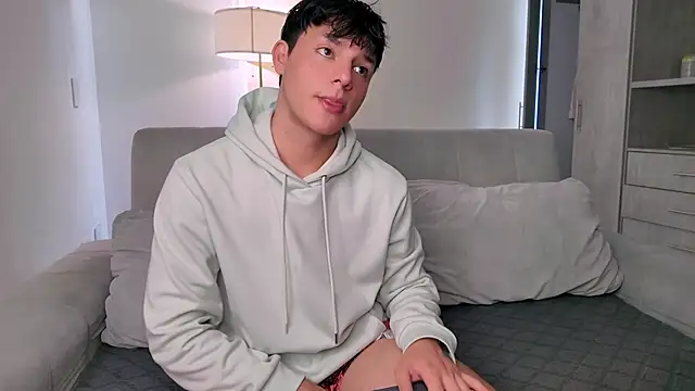 Alexxblue online show from April 21, 2026, 4:46 pm