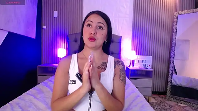 Snapshot of isabella_smith_ chatting on January 28, 2025, 1:38 pm isabella smith online show from January 28, 2025, 1:38 pm