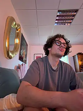 Snapshot of hardmecl chatting on March 9, 2026, 5:27 pm hardmecl online show from March 9, 2026, 5:27 pm