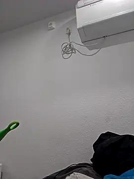 Iliketocooksquirt25 online show from October 6, 2025, 11:38 pm