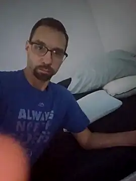 Iliketocooksquirt25 online show from March 18, 2025, 1:24 am