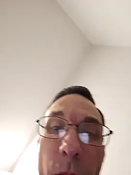 Iliketocooksquirt25 online show from November 9, 2025, 2:04 am