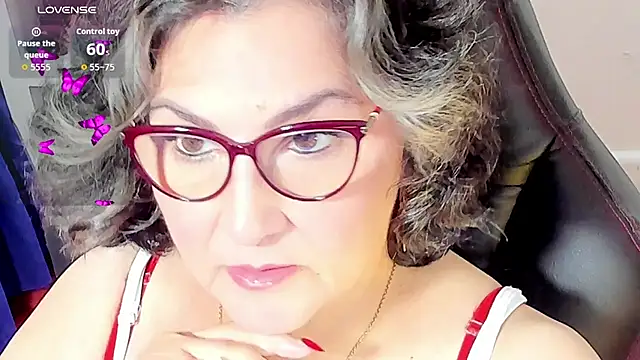 cataleya mom online show from November 4, 2025, 2:37 am