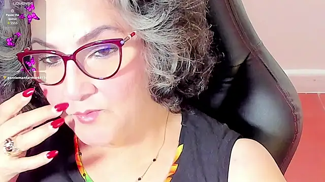 cataleya mom online show from November 5, 2025, 7:50 pm