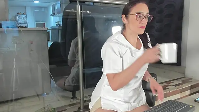 Jessica Herrera  online show from November 21, 2025, 10:53 pm