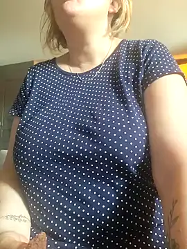 lady charlyne online show from May 30, 2026, 7:36 am