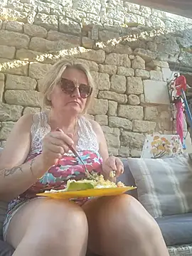 lady charlyne online show from June 26, 2026, 5:41 pm