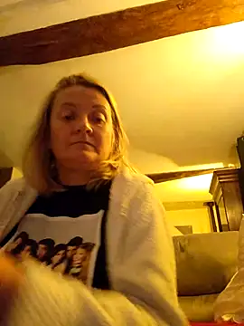 lady charlyne online show from February 25, 2025, 7:16 pm