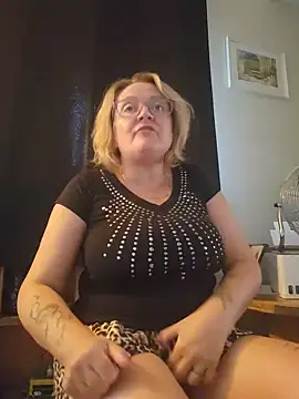 lady charlyne online show from August 4, 2026, 4:33 pm