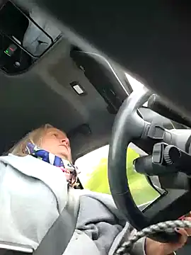 lady charlyne online show from December 3, 2024, 1:17 pm