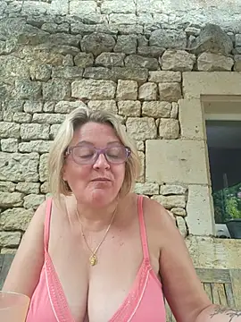 lady charlyne online show from July 11, 2026, 7:52 am
