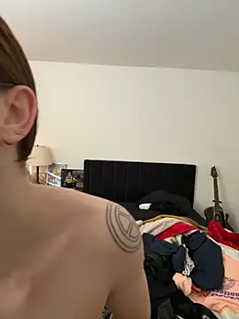 Snapshot of ketarisenup chatting on November 17, 2025, 1:04 pm ketarisenup online show from November 17, 2025, 1:04 pm