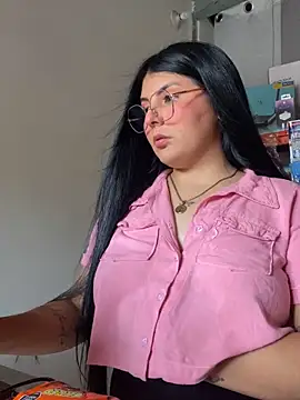 bella isabela online show from September 14, 2025, 8:42 pm