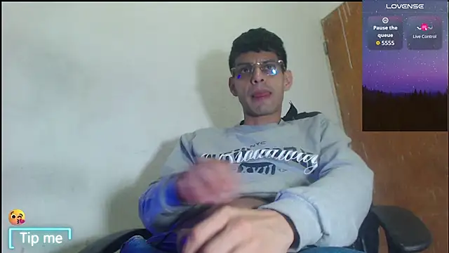 GrayHornyX online show from April 18, 2026, 8:20 pm