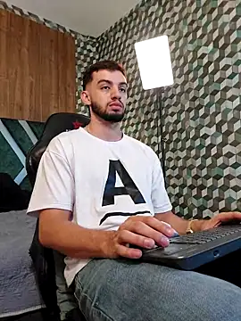 Michael magno online show from September 24, 2025, 7:20 pm