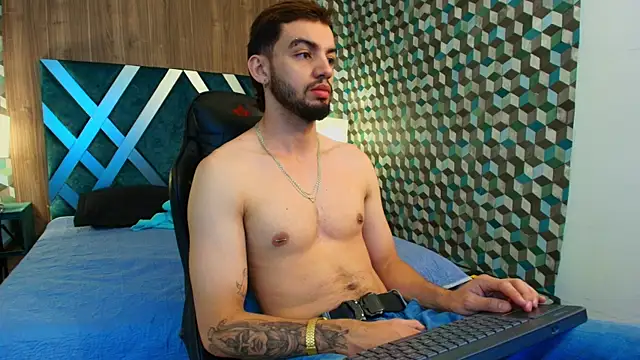 Michael magno online show from October 8, 2025, 5:02 pm