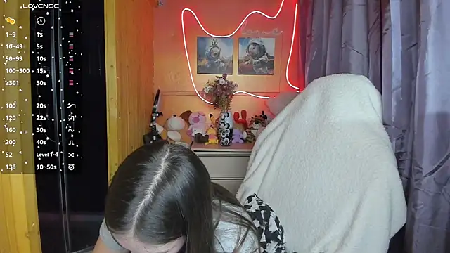 Fiery Brunette  online show from March 11, 2025, 3:34 pm