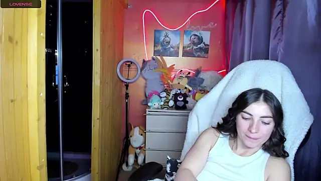 Fiery Brunette  online show from May 24, 2026, 4:45 am