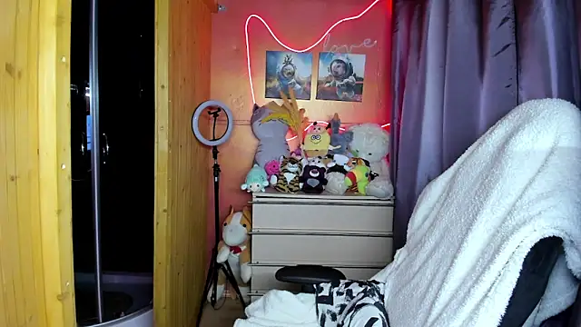 Fiery Brunette  online show from March 5, 2026, 2:41 am