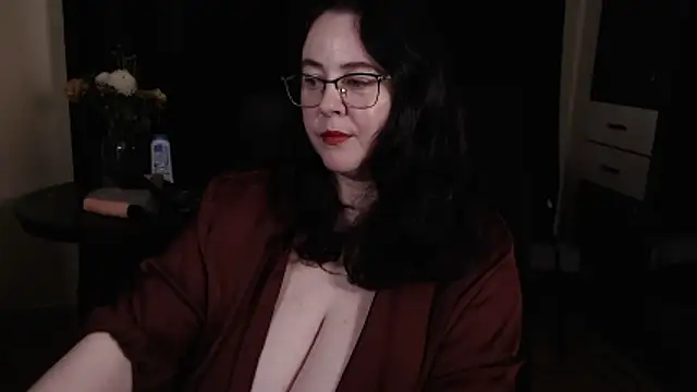 poshmistress online show from November 7, 2025, 3:00 am