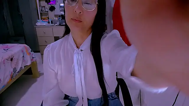 BitterMomXxx online show from July 24, 2026, 2:35 pm
