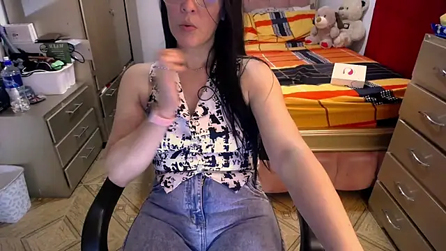 BitterMomXxx online show from March 12, 2025, 12:53 am