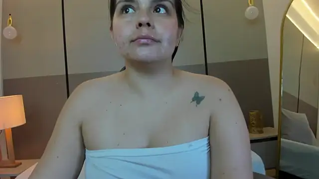 ayla13  online show from April 10, 2026, 7:10 pm