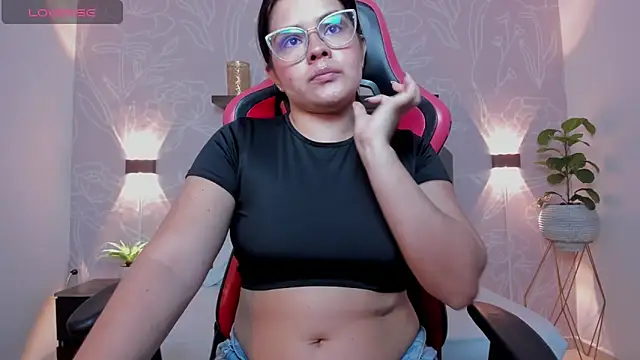 ayla13  online show from February 26, 2026, 7:03 pm