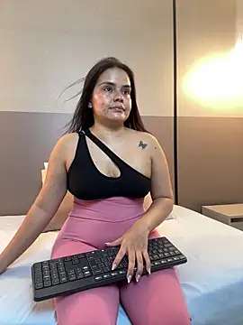 ayla13  online show from February 28, 2026, 7:13 pm