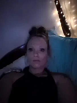 sexiginger22 online show from April 20, 2026, 7:04 pm