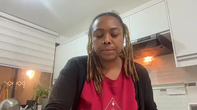 Snapshot of ChocolateCakeQueen chatting on October 5, 2025, 2:13 am ChocolateCakeQueen online show from October 5, 2025, 2:13 am