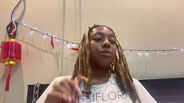 Snapshot of ChocolateCakeQueen chatting on March 16, 2025, 4:20 am ChocolateCakeQueen online show from March 16, 2025, 4:20 am