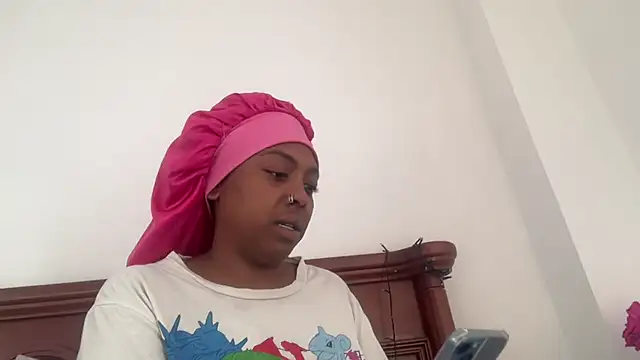 Snapshot of ChocolateCakeQueen chatting on October 1, 2025, 1:26 pm ChocolateCakeQueen online show from October 1, 2025, 1:26 pm