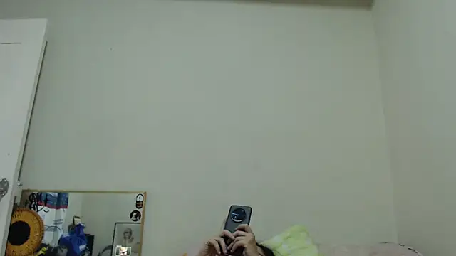 AlinaWoolf  online show from July 25, 2026, 4:24 pm