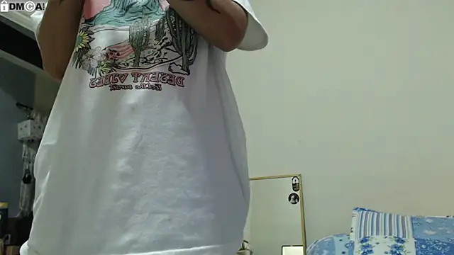 AlinaWoolf  online show from April 9, 2026, 6:19 am