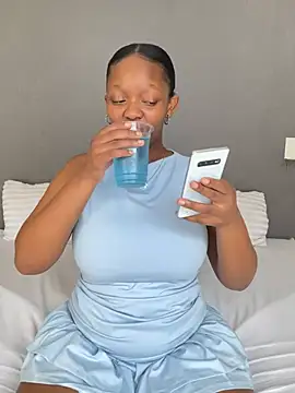 Jazmine-Blue online show from April 16, 2026, 10:27 am