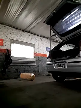 Snapshot of hecwil8 chatting on September 19, 2025, 5:28 pm hecwil8 online show from September 19, 2025, 5:28 pm