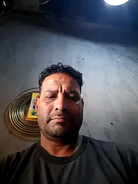 hecwil8 online show from November 3, 2025, 3:59 pm