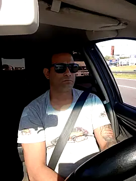 hecwil8 online show from December 18, 2025, 11:58 am