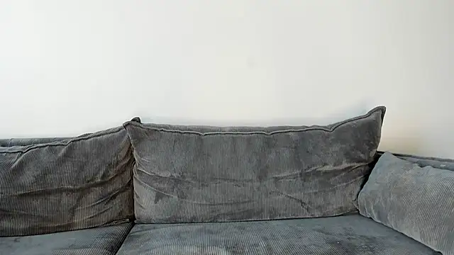 JennyRosh online show from May 13, 2026, 6:53 am