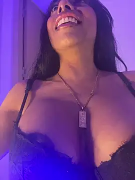 canela 10 online show from October 25, 2025, 2:22 am