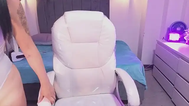 iam sofiia online show from March 27, 2026, 8:32 pm