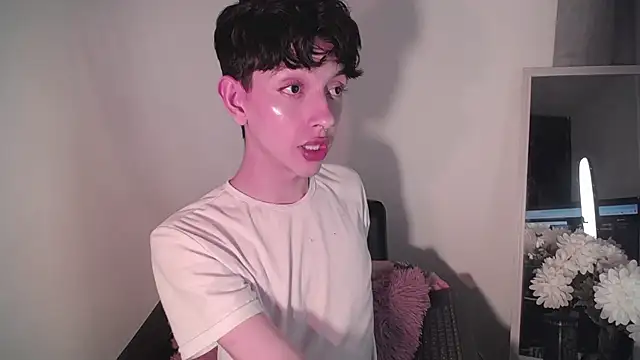 lyamthommpson online show from February 8, 2025, 7:15 am