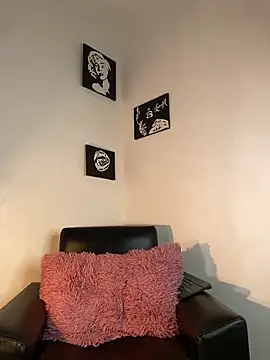 Snapshot of lisathommpson chatting on January 20, 2025, 11:32 pm lisathommpson online show from January 20, 2025, 11:32 pm