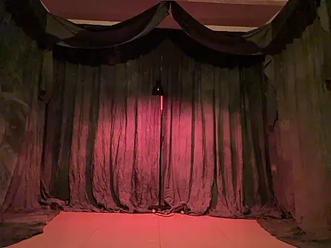 Snapshot of lisathommpson chatting on March 15, 2026, 6:31 am lisathommpson online show from March 15, 2026, 6:31 am