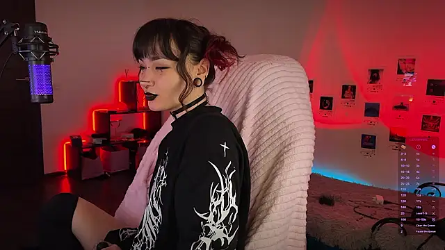 deadlysweet online show from January 18, 2026, 3:21 am