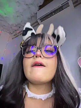 CharlotteMillers online show from March 5, 2026, 2:19 am