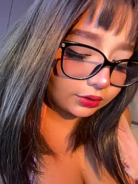 CharlotteMillers online show from May 28, 2026, 4:20 am