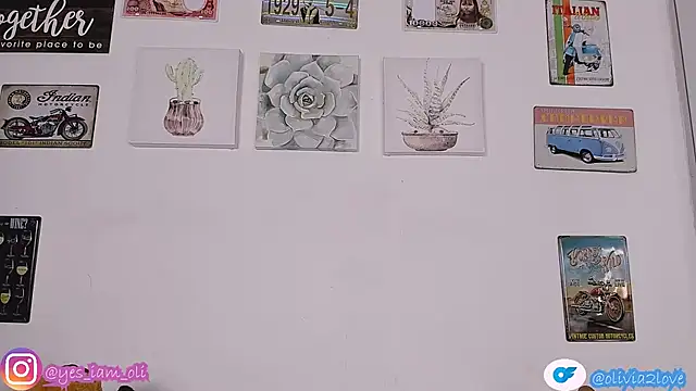 olivia22love online show from September 25, 2025, 2:12 pm